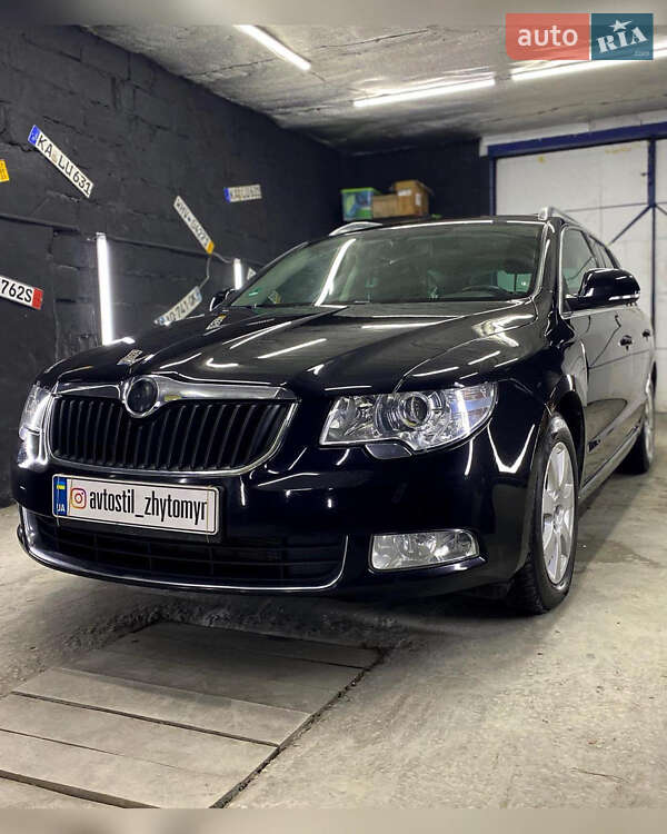 Универсал Skoda Superb 2011 в Житомире