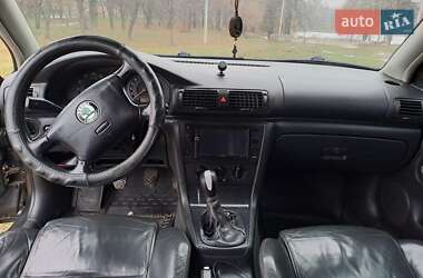 Лифтбек Skoda Superb 2003 в 