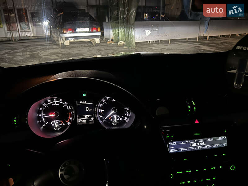 Универсал Skoda Superb 2011 в Днепре