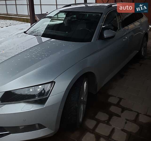 Универсал Skoda Superb 2019 в Ужгороде
