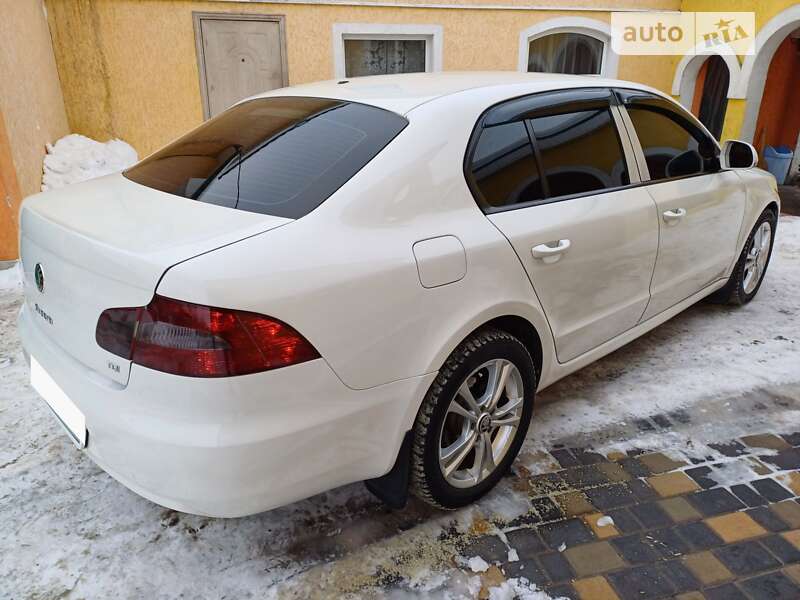 Лифтбек Skoda Superb 2012 в Шептицькому