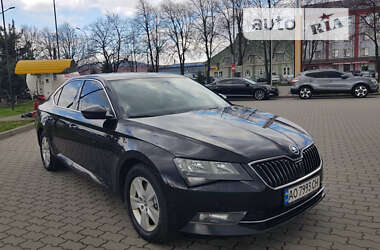 Лифтбек Skoda Superb 2015 в Мукачево