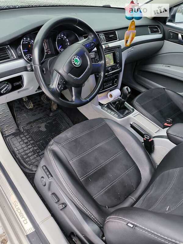 Ліфтбек Skoda Superb 2011 в Рівному