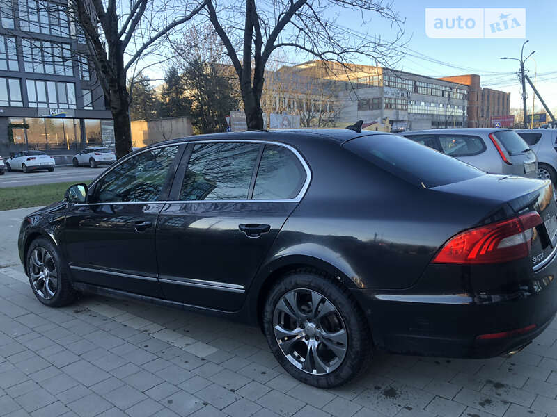 Лифтбек Skoda Superb 2014 в Ужгороде