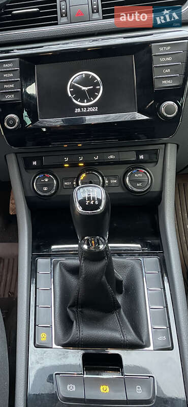 Лифтбек Skoda Superb 2016 в Иршаве