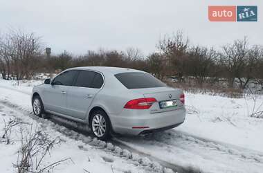 Лифтбек Skoda Superb 2013 в 