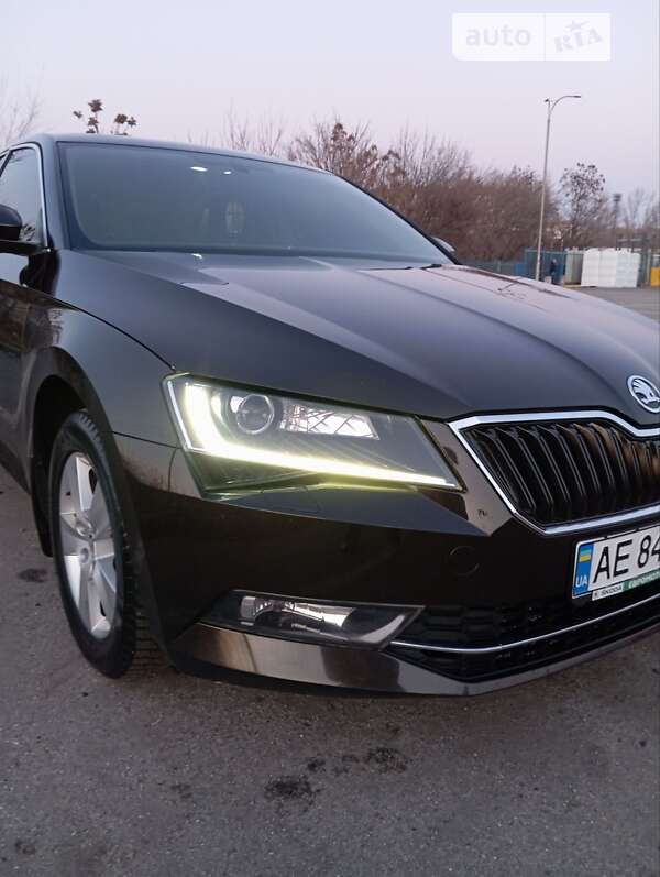 Хэтчбек Skoda Superb 2016 в Кривом Роге