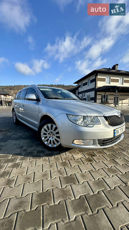 Универсал Skoda Superb 2010 в 
