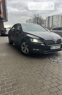 Ліфтбек Skoda Superb 2015 в Львові