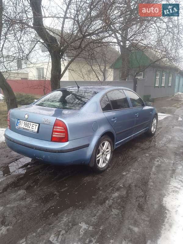 Ліфтбек Skoda Superb 2004 в Сумах