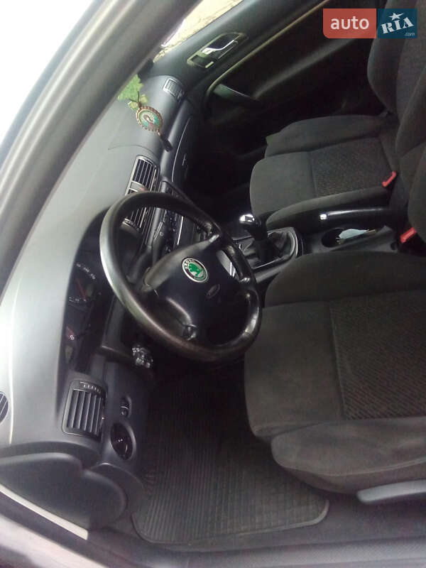 Лифтбек Skoda Superb 2003 в Хусте