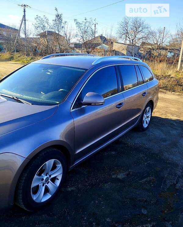 Універсал Skoda Superb 2012 в Вознесенську