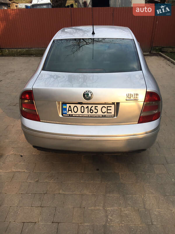 Лифтбек Skoda Superb 2006 в Ужгороде