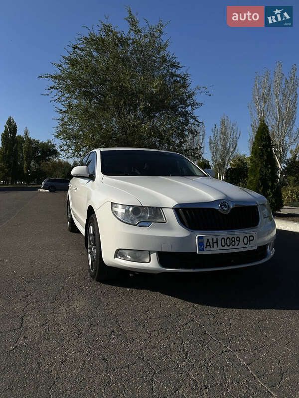 Лифтбек Skoda Superb 2011 в Каменском