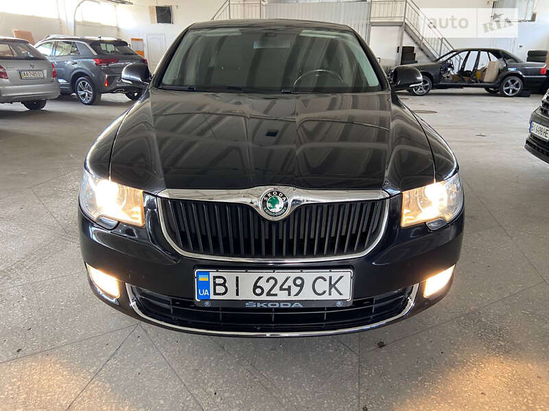 Лифтбек Skoda Superb 2011 в Полтаве