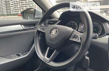 Лифтбек Skoda Superb 2019 в Киеве