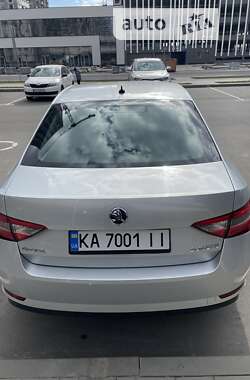 Лифтбек Skoda Superb 2019 в Киеве