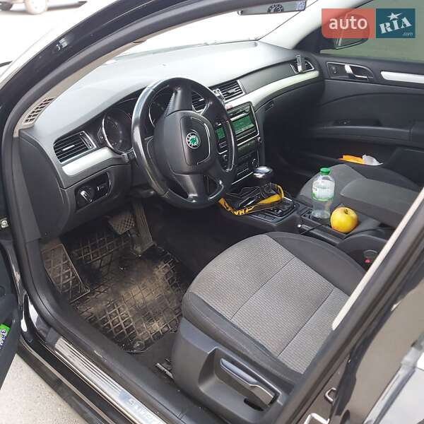 Ліфтбек Skoda Superb 2012 в Дніпрі