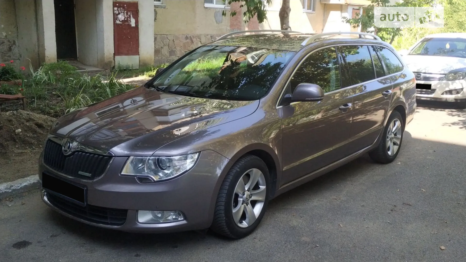 2010 Skoda Superb - мініатюра 6