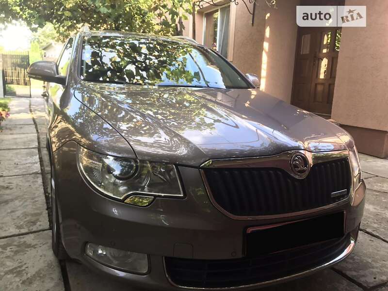Універсал Skoda Superb 2010 в Береговому