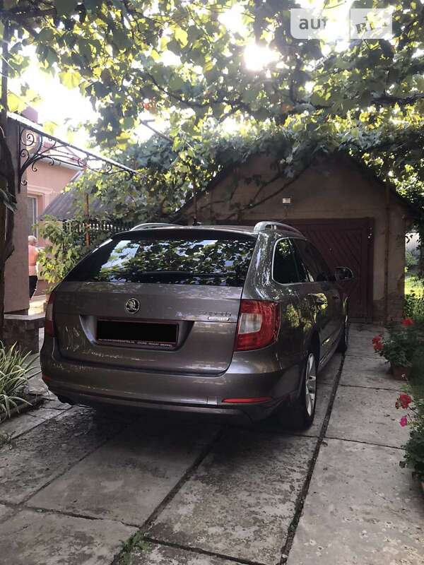 Універсал Skoda Superb 2010 в Береговому