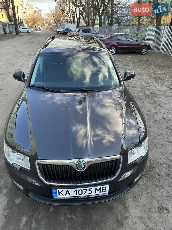 Универсал Skoda Superb 2010 в Киеве
