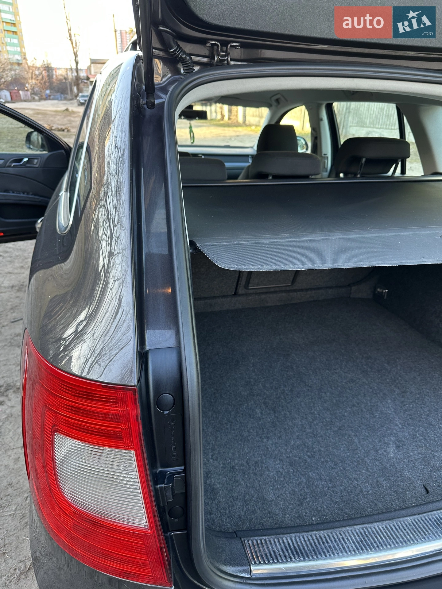 2010 Skoda Superb - мініатюра 27