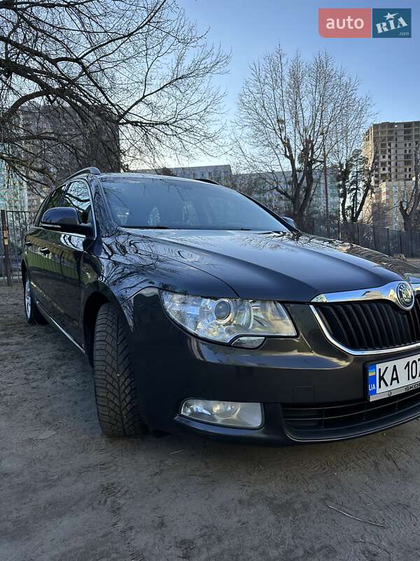 Универсал Skoda Superb 2010 в Киеве