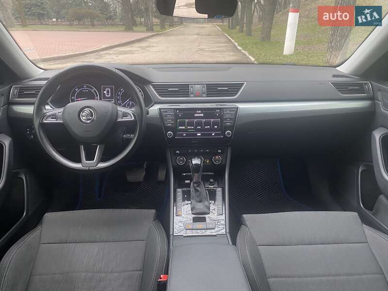 Универсал Skoda Superb 2017 в Кропивницком