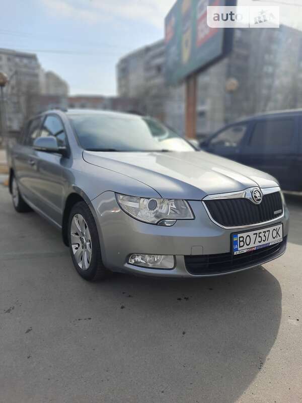 Универсал Skoda Superb 2012 в Сумах