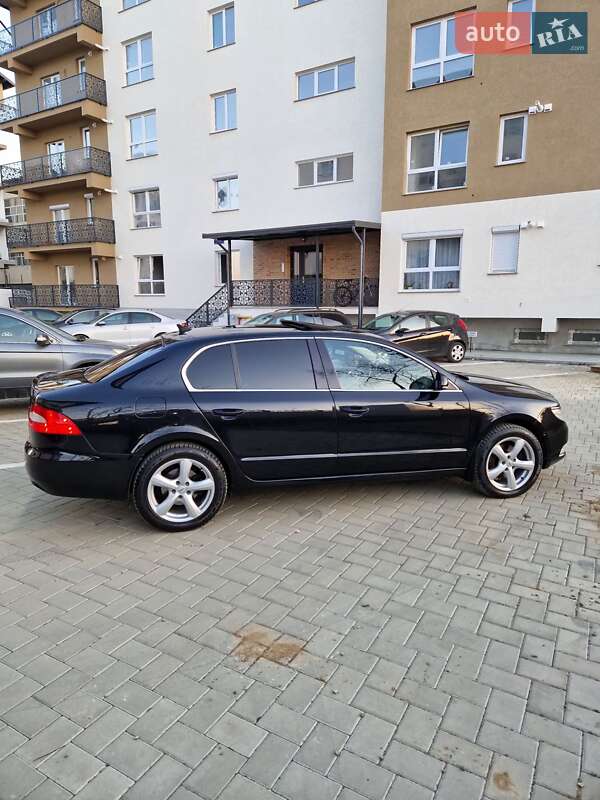 Лифтбек Skoda Superb 2009 в Сторожинце