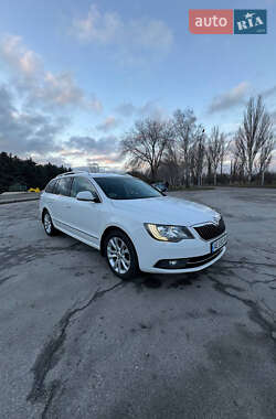 Универсал Skoda Superb 2014 в 