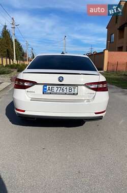 Лифтбек Skoda Superb 2017 в 