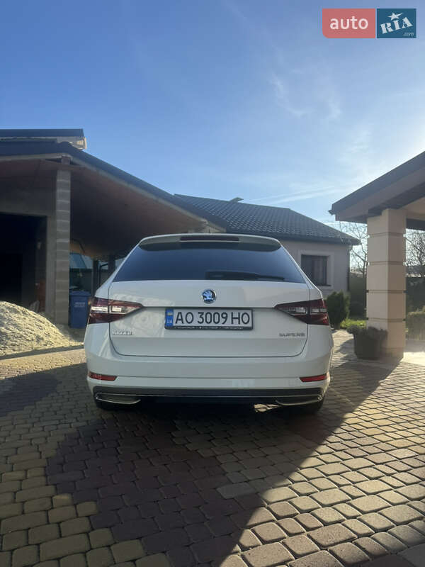 Універсал Skoda Superb 2017 в Ужгороді