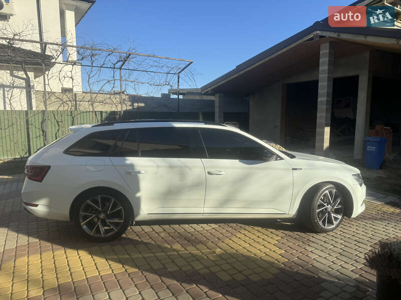 Універсал Skoda Superb 2017 в Ужгороді