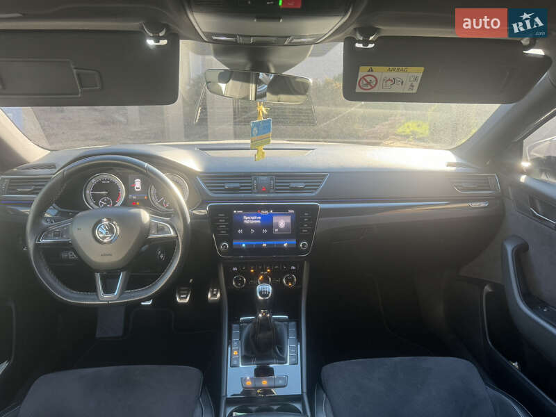 Універсал Skoda Superb 2017 в Ужгороді