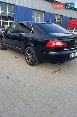 Лифтбек Skoda Superb 2012 в 