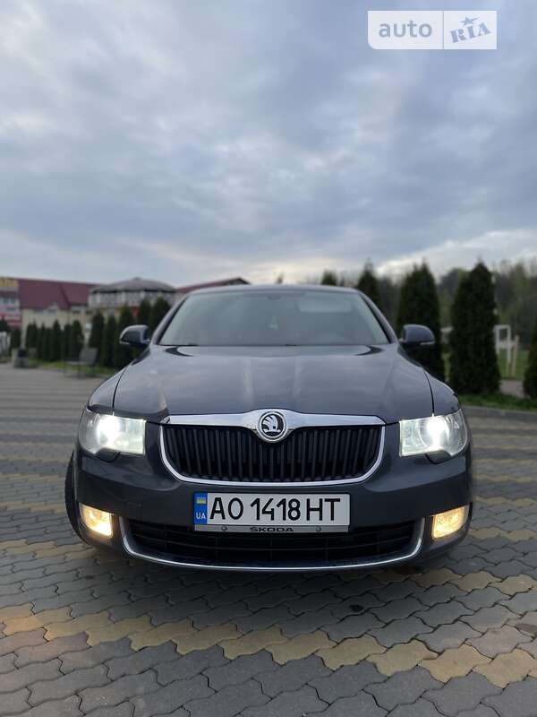 Лифтбек Skoda Superb 2009 в Иршаве