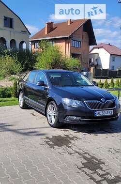 Лифтбек Skoda Superb 2013 в Львове