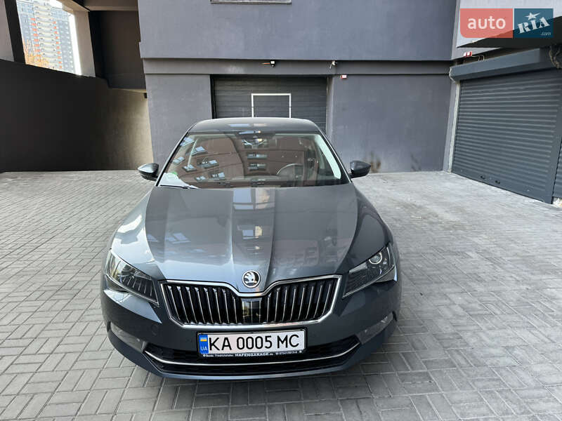 Лифтбек Skoda Superb 2018 в Киеве