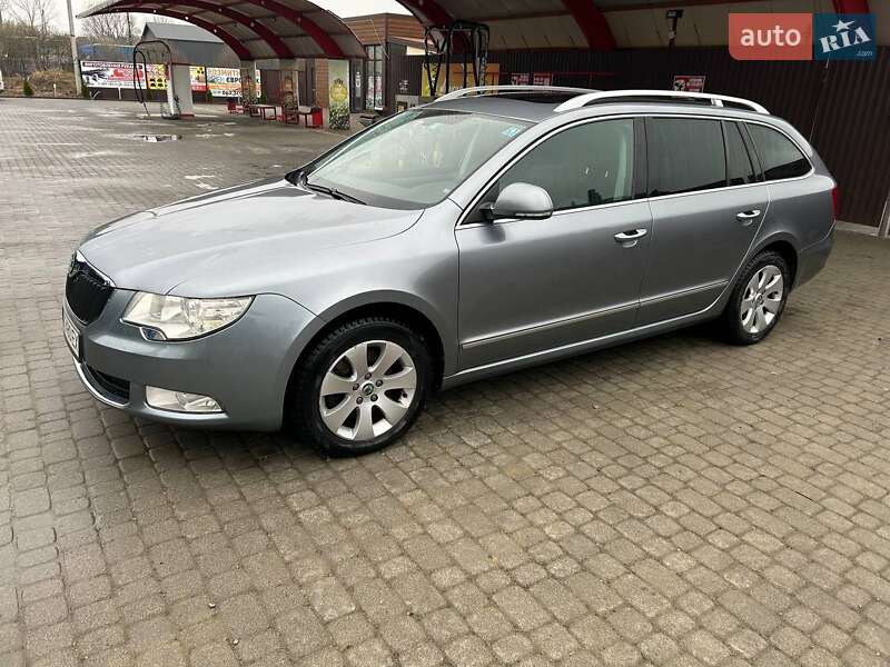 Универсал Skoda Superb 2010 в Надворной