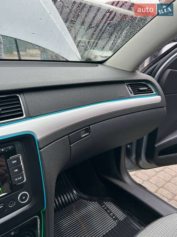 Универсал Skoda Superb 2010 в Надворной