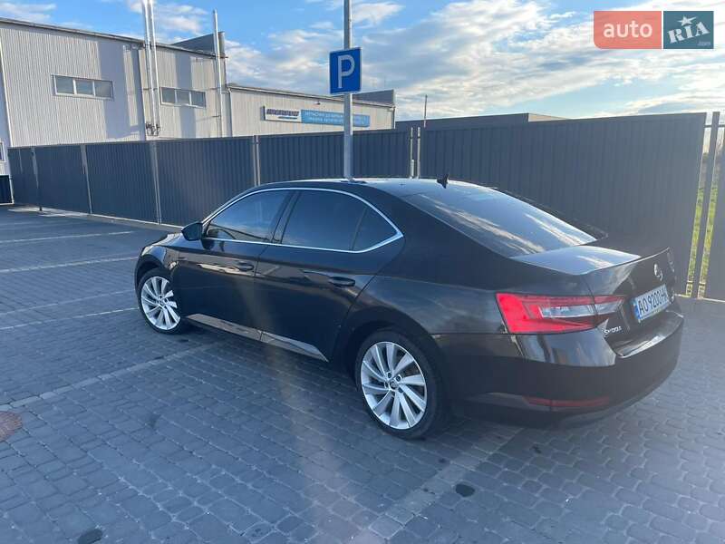 Лифтбек Skoda Superb 2017 в Мукачево