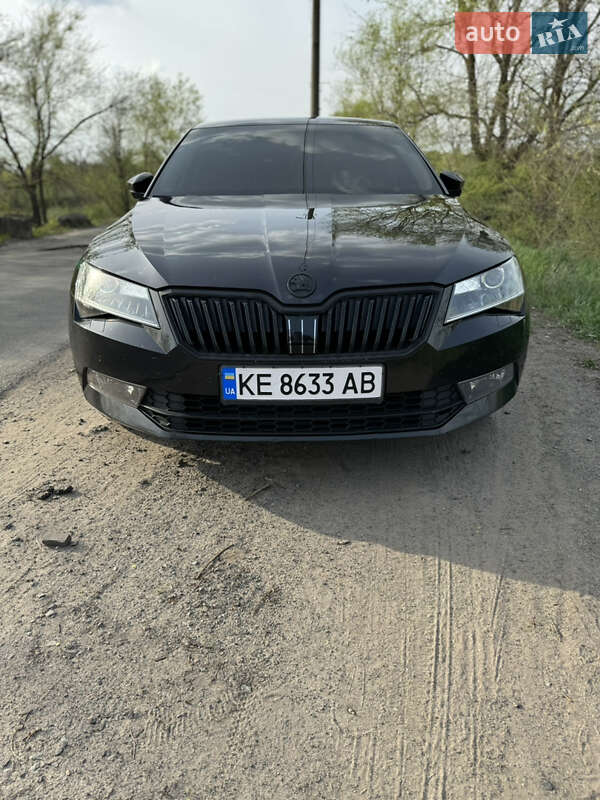 Лифтбек Skoda Superb 2016 в Кривом Роге