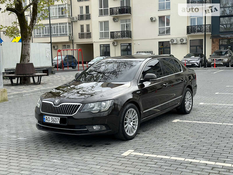 Лифтбек Skoda Superb 2014 в Сваляве