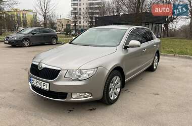 Лифтбек Skoda Superb 2012 в Львове