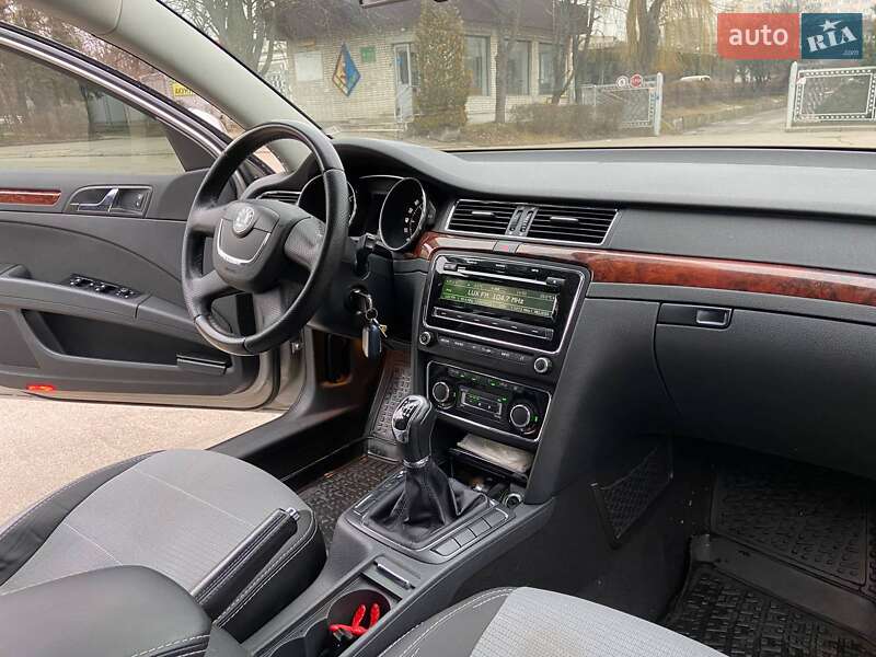 Лифтбек Skoda Superb 2012 в Львове