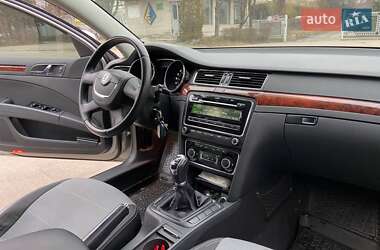 Лифтбек Skoda Superb 2012 в Львове