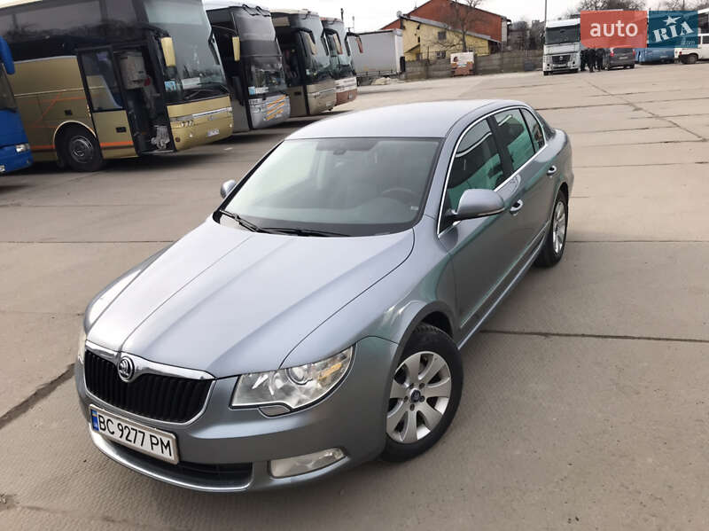 Лифтбек Skoda Superb 2012 в Львове