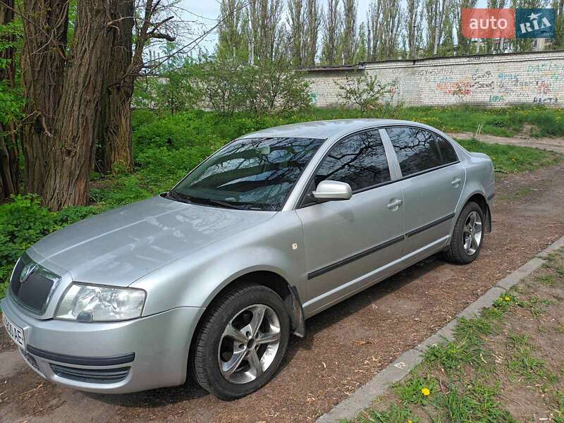 Лифтбек Skoda Superb 2006 в Чернигове